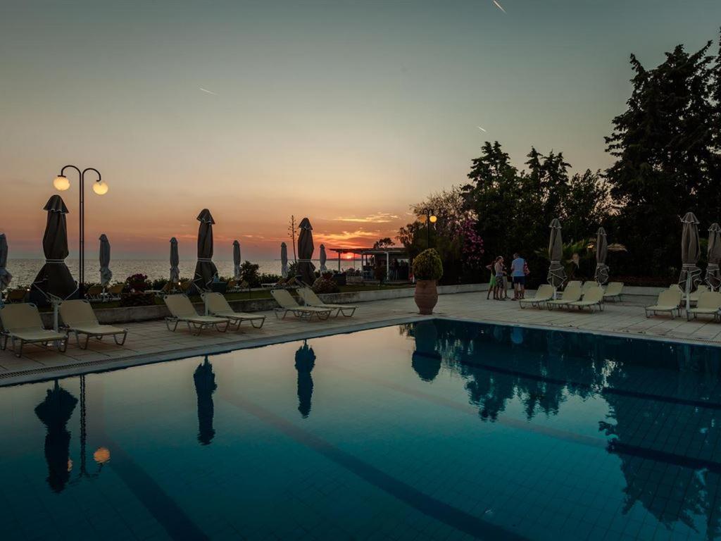 Kassandra Mare Hotel Неа-Потідея Екстер'єр фото